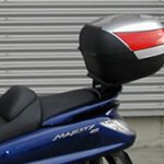 FIJACION PARA MALETA SUPERIOR YAMAHA MAJESTY 400